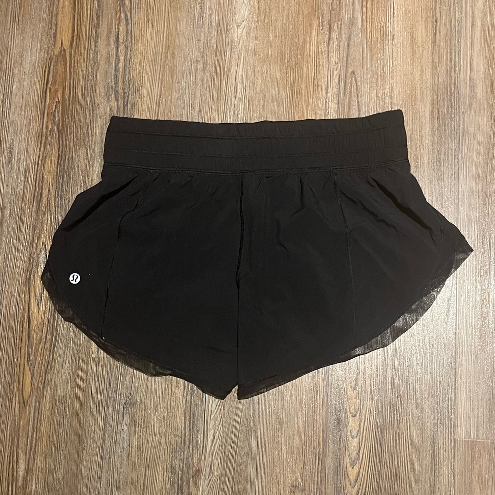 LULULEMON size 6 black shorts